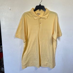Men’s yellow polo